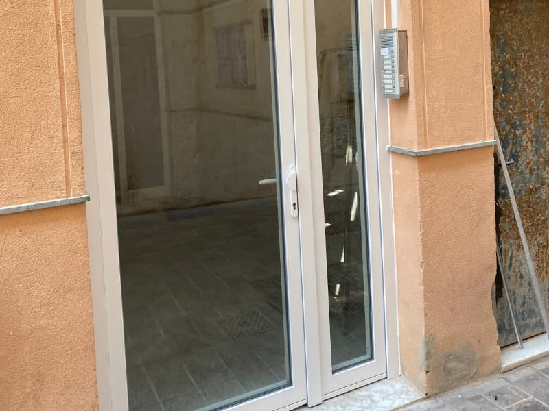 puerta PVC portal de vecinos